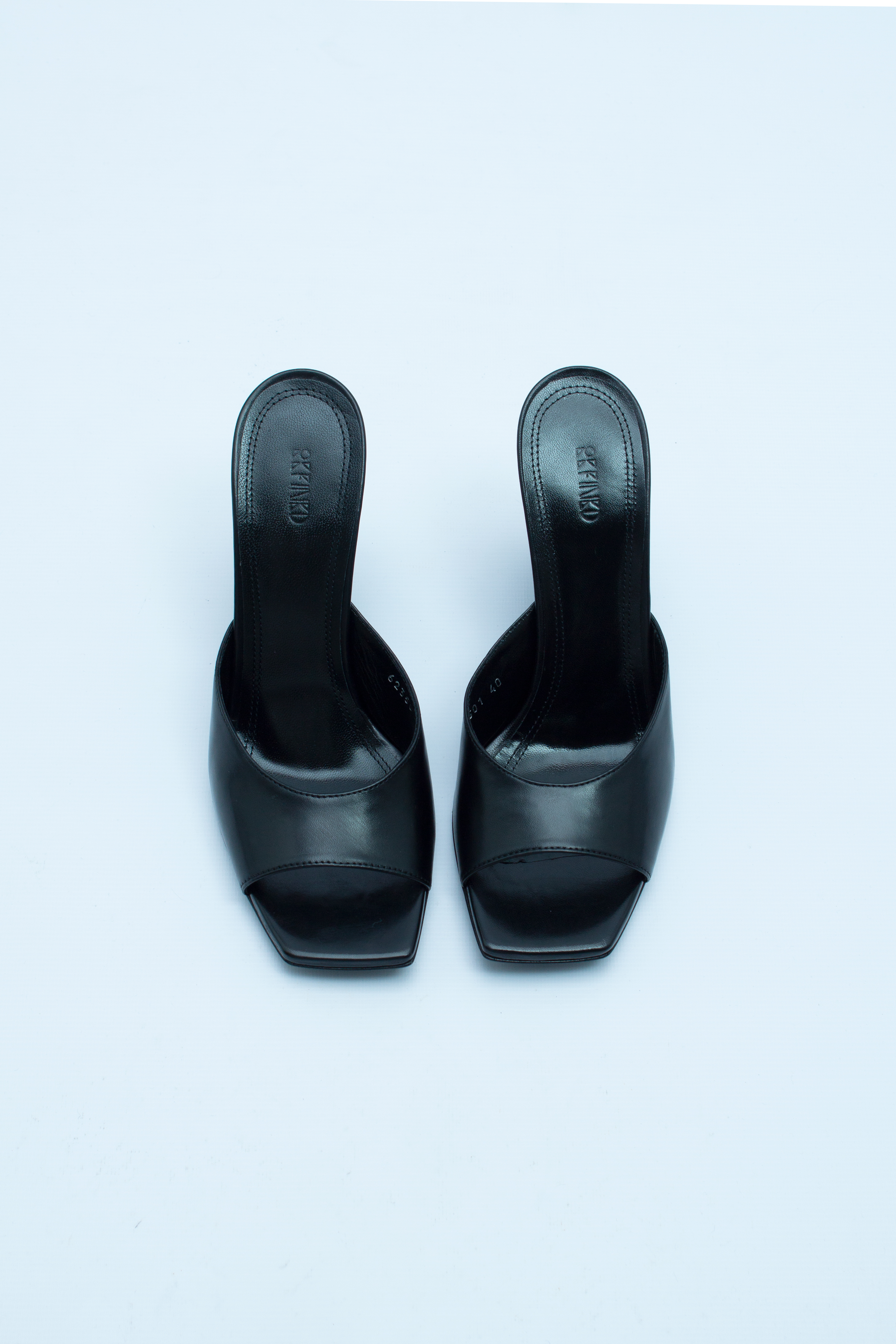 Сабо на танкетке с открытым носом черная кожа, photo 1