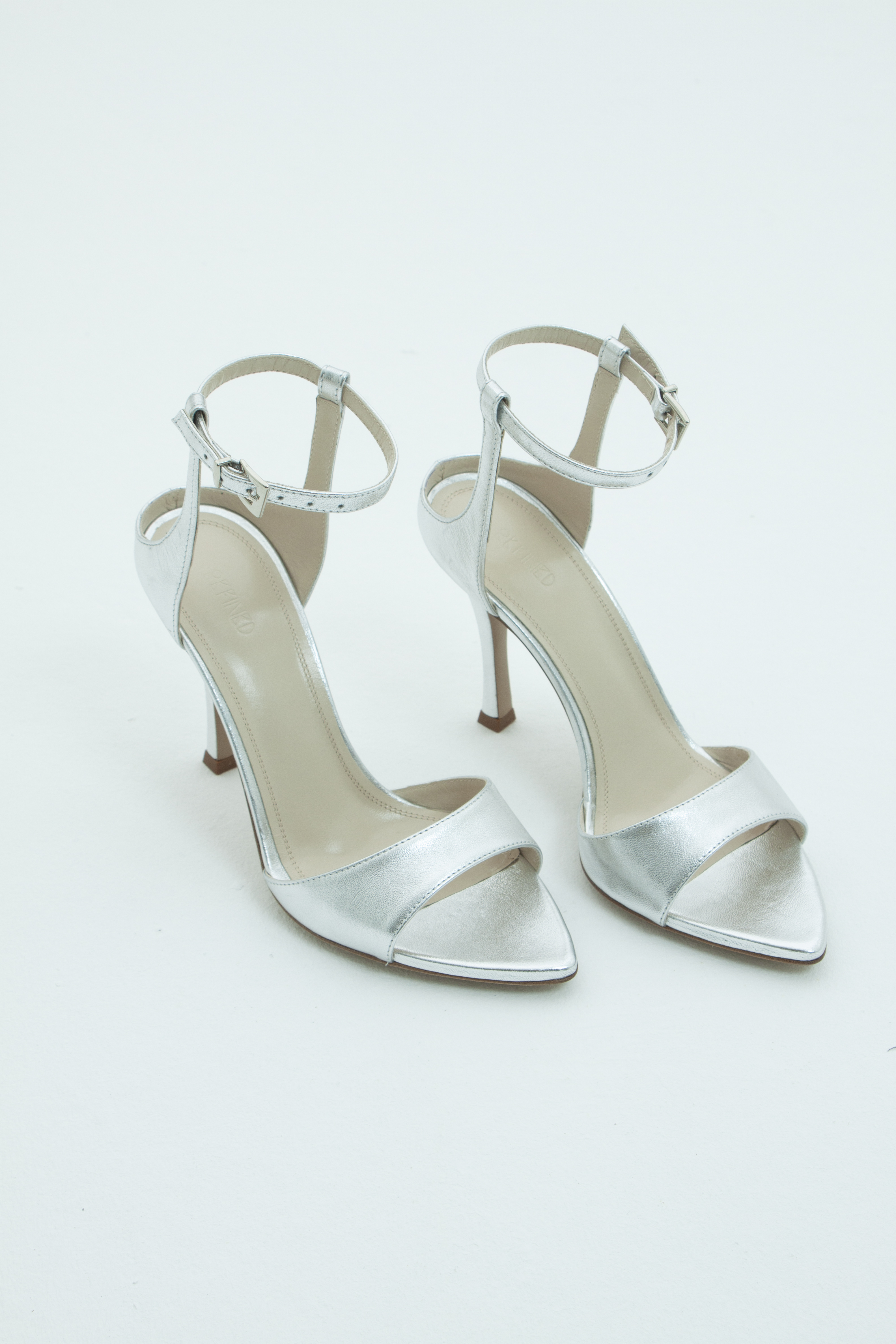 Босоножки с острым носом на высоком каблуке серебристая кожа, фото 2