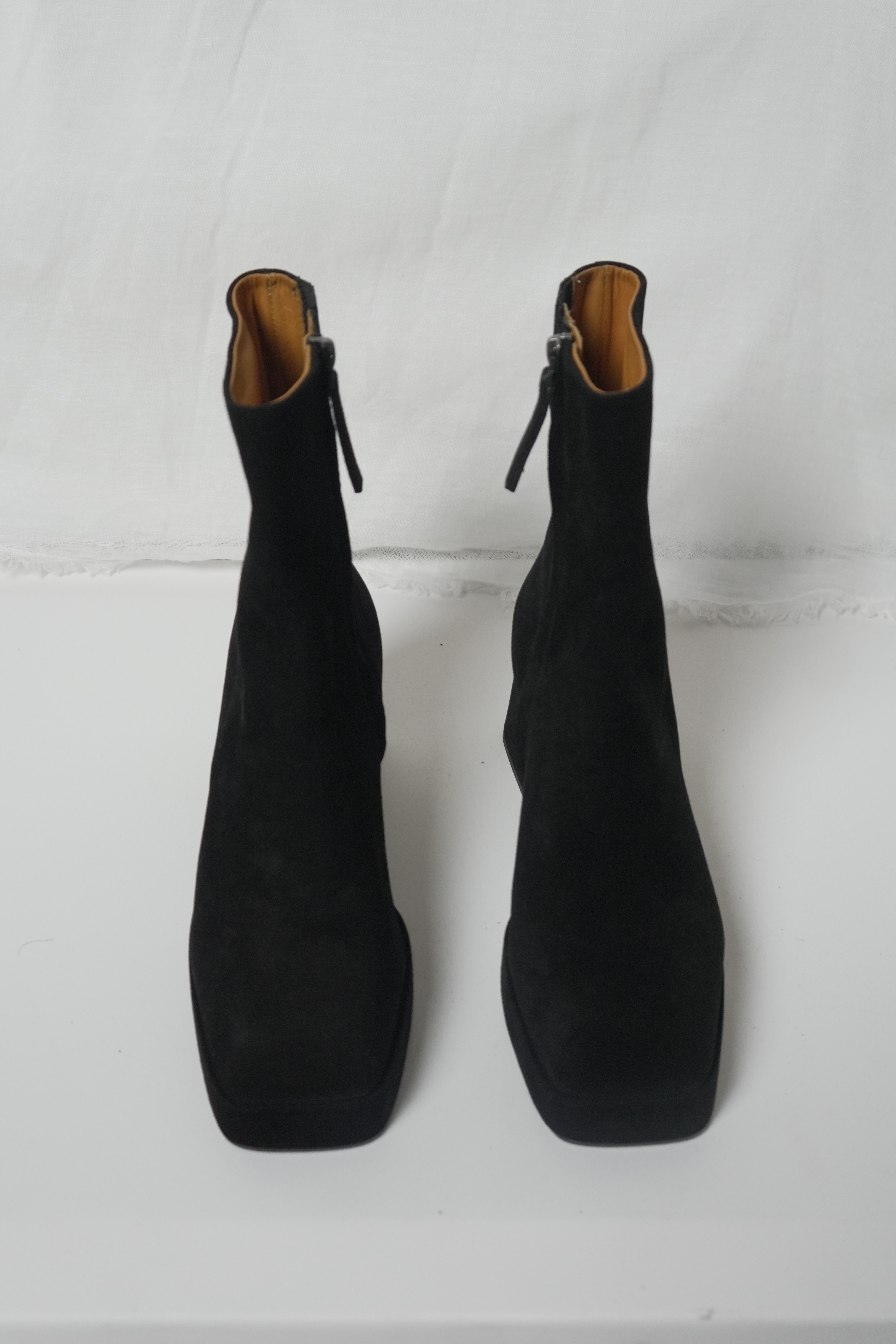 Ботильоны из чёрной замши, photo 2