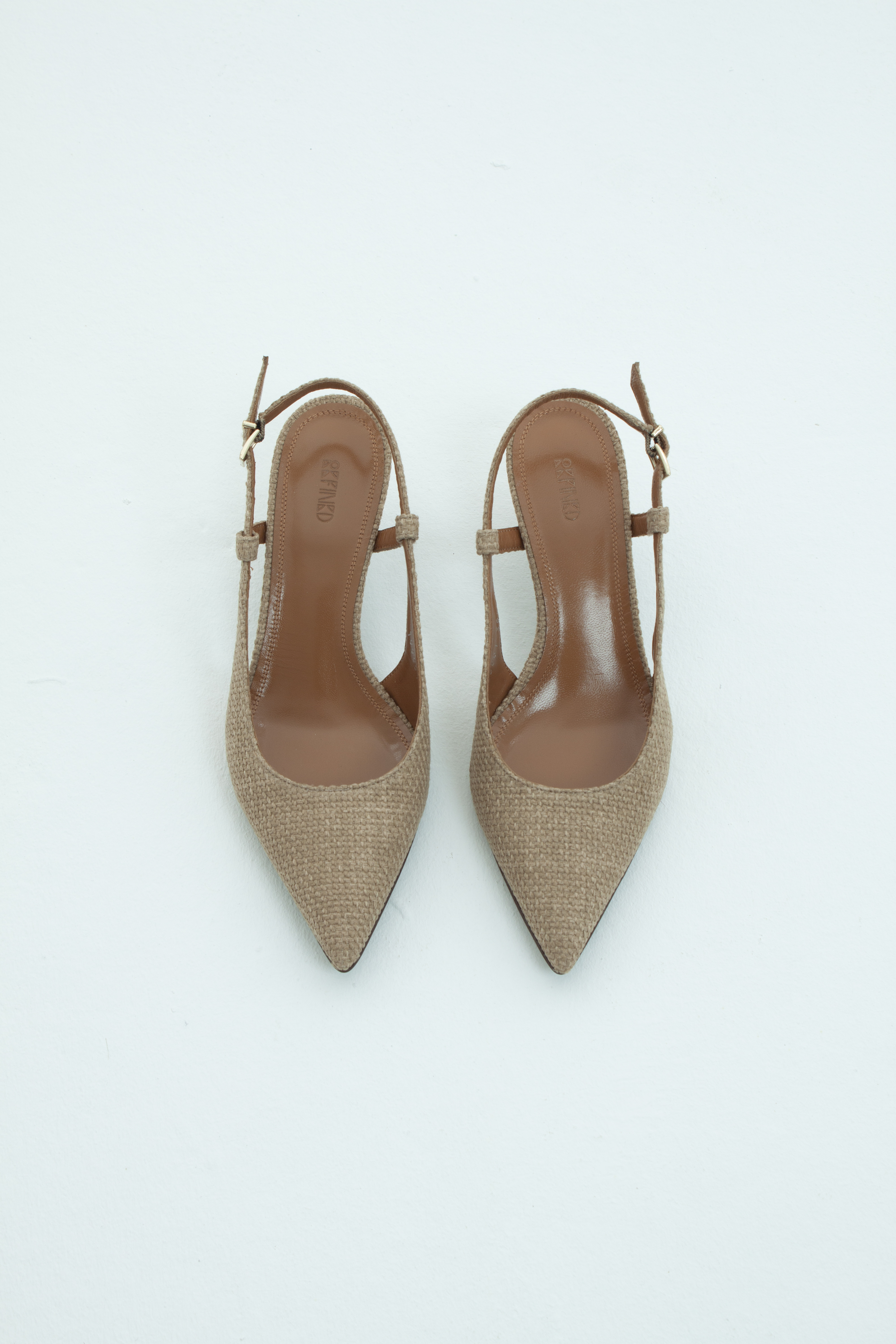 Туфли с острым носом на низком каблуке бежевая рогожка, фото 1